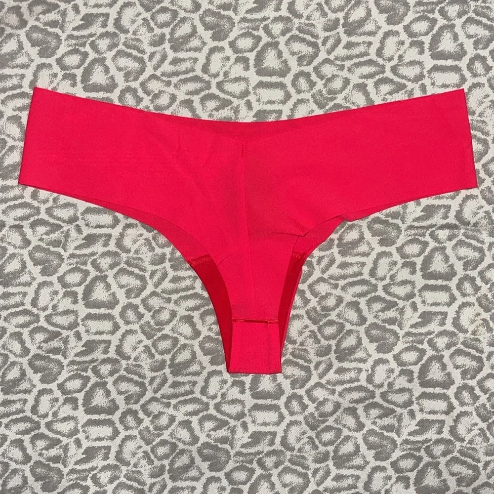 🌺 Pink Victoria Secret thong underwear 🌺